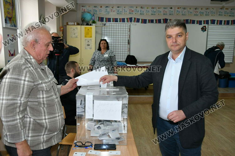 Радослав Вълчев упражни своя вот с машина