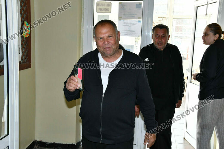 Хартията остава &bdquo;царица&ldquo; в секциите в НУ &bdquo;Г. С. Раковски&ldquo;, а камерите&nbsp;&ndash; нежелани гости