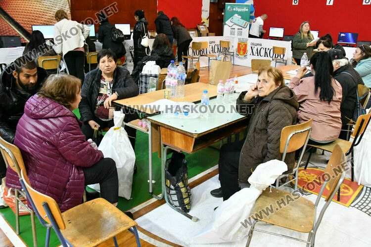 РИК Хасково отваря принудително изборни чували заради масови грешки при запечатването