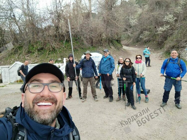 Националния флаг се развя ва връх Чиляка за вота