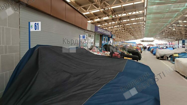 Пазарът в Кърджали се събужда в очакване на клюките от изборите