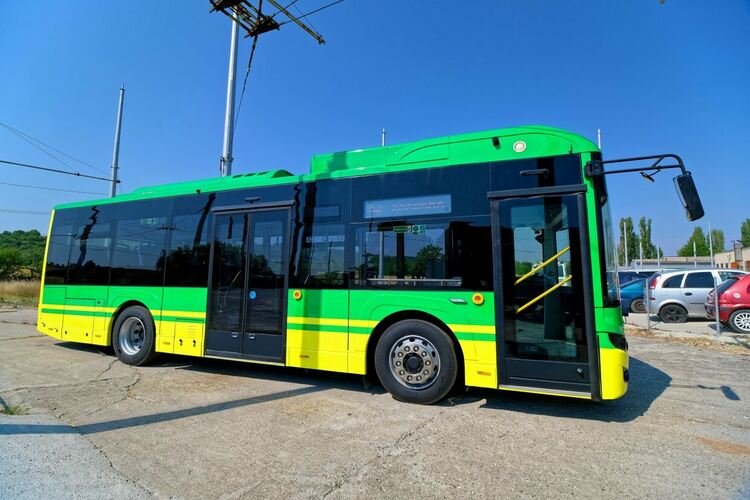 По технически причини временно спира изпълнението на линия №102 в Хасково 