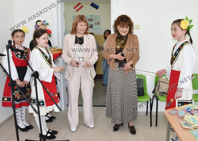 С нов модерен кабинет и вълнуващ спектакъл ОУ &bdquo;Св. св. Кирил и Методий&ldquo; в Хасково почете 150 г. от Априлското въстание