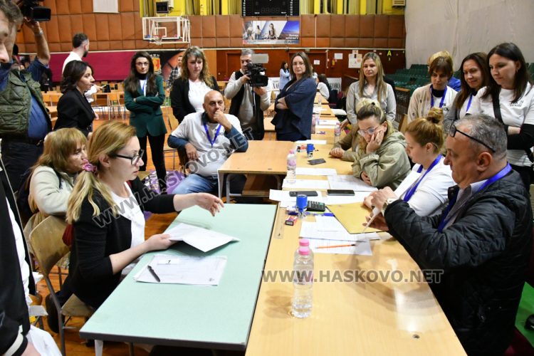 Прогнозни сметки в Хасковско: ПБ с 4 мандата, ГЕРБ-СДС с 2, ДПС и ПП-ДБ с по 1