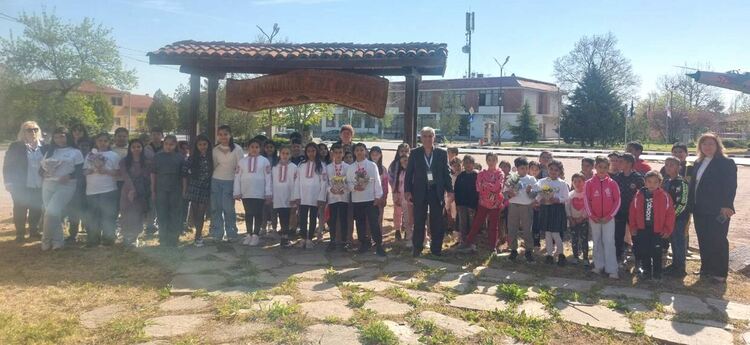 Училището в Узунджово почете 150 г. от Априлското въстание с нов кабинет и открит урок по родолюбие