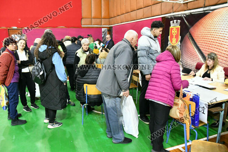 РИК Хасково отваря принудително изборни чували заради масови грешки при запечатването