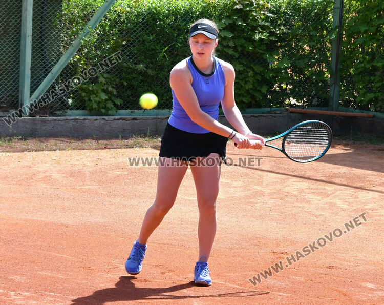 Тенисисти от топ 50 в света участват на международния турнир за юноши и девойки в Хасково