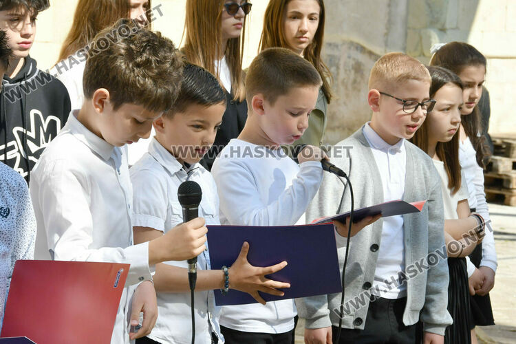 Родолюбие в сърцето на Хасково: 150 г. от април 1876-а събраха поколения в църковния двор