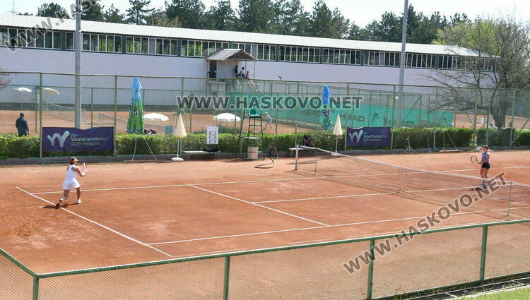 Тенисисти от топ 50 в света участват на международния турнир за юноши и девойки в Хасково