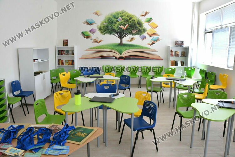 С нов модерен кабинет и вълнуващ спектакъл ОУ &bdquo;Св. св. Кирил и Методий&ldquo; в Хасково почете 150 г. от Априлското въстание