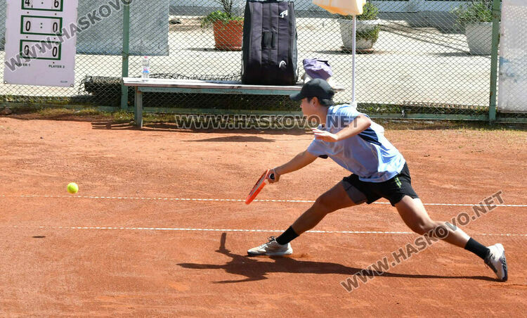 Тенисисти от топ 50 в света участват на международния турнир за юноши и девойки в Хасково