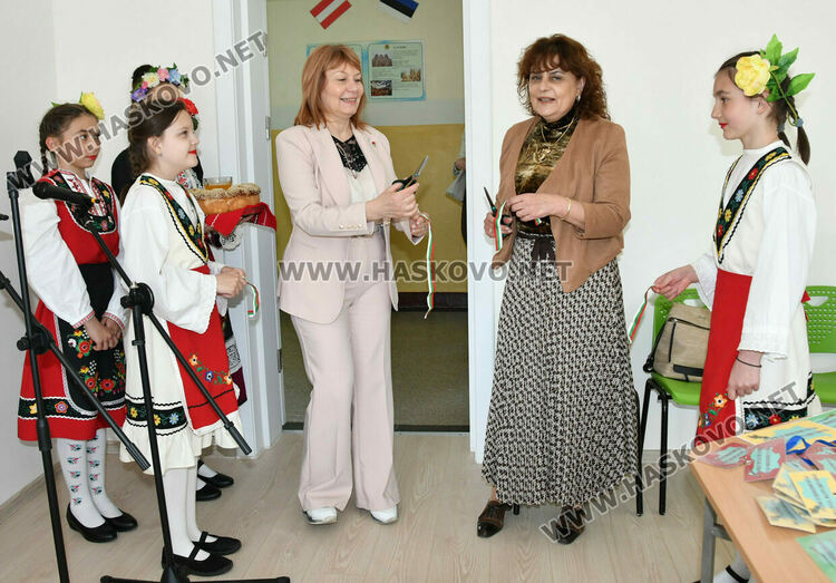 С нов модерен кабинет и вълнуващ спектакъл ОУ &bdquo;Св. св. Кирил и Методий&ldquo; в Хасково почете 150 г. от Априлското въстание