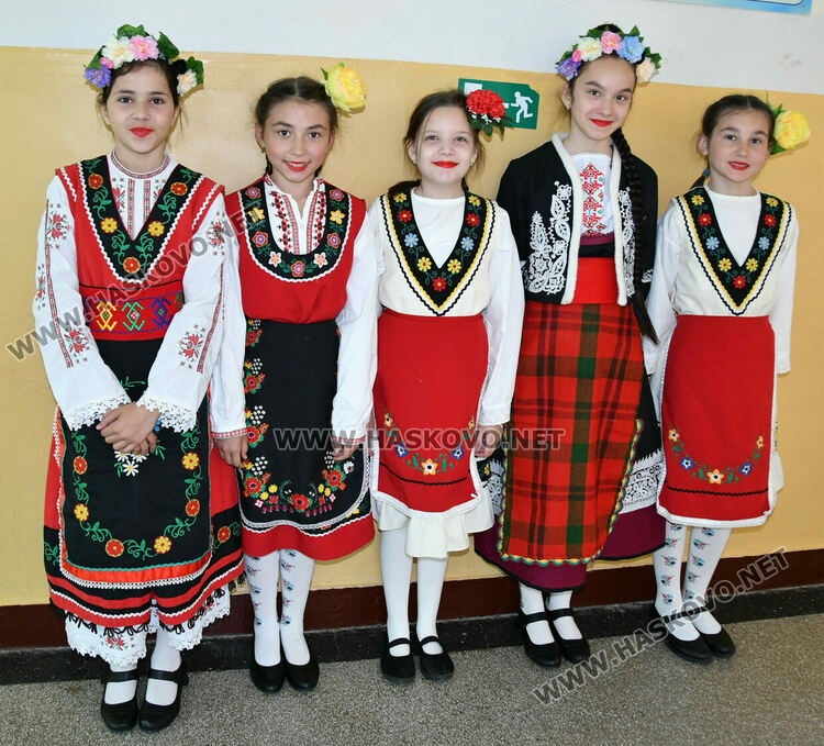 С нов модерен кабинет и вълнуващ спектакъл ОУ &bdquo;Св. св. Кирил и Методий&ldquo; в Хасково почете 150 г. от Априлското въстание