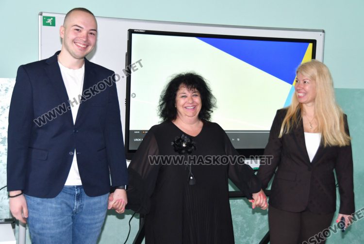 Патронен празник в ПМГ&nbsp;&ndash; Хасково: Откриха модерен STEM център и &bdquo;умно&ldquo; земеделие 