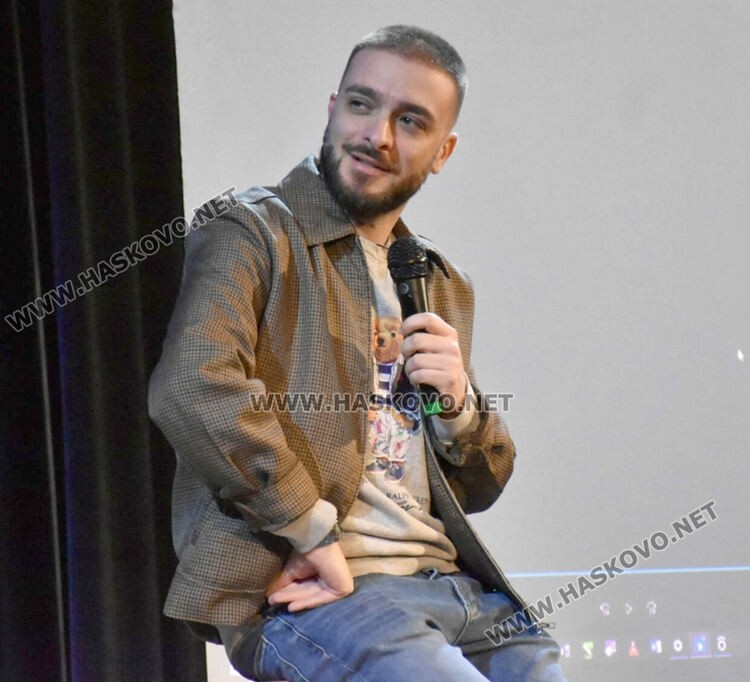 Криско и Цанов с урок по човечност и надежда пред ученици от ФСГ в Хасково