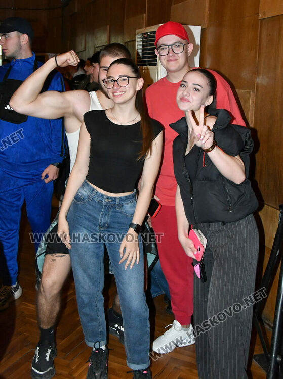 Криско и Цанов с урок по човечност и надежда пред ученици от ФСГ в Хасково