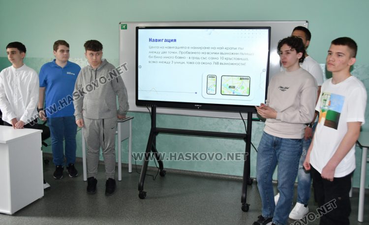 Патронен празник в ПМГ&nbsp;&ndash; Хасково: Откриха модерен STEM център и &bdquo;умно&ldquo; земеделие 