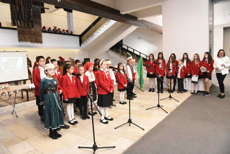 Ученици от ОУ &bdquo;Иван Вазов&ldquo; &ndash; Смолян с вдъхновяващи уроци по родолюбие по повод 150 години от Априлското въстание /Галерия/ 