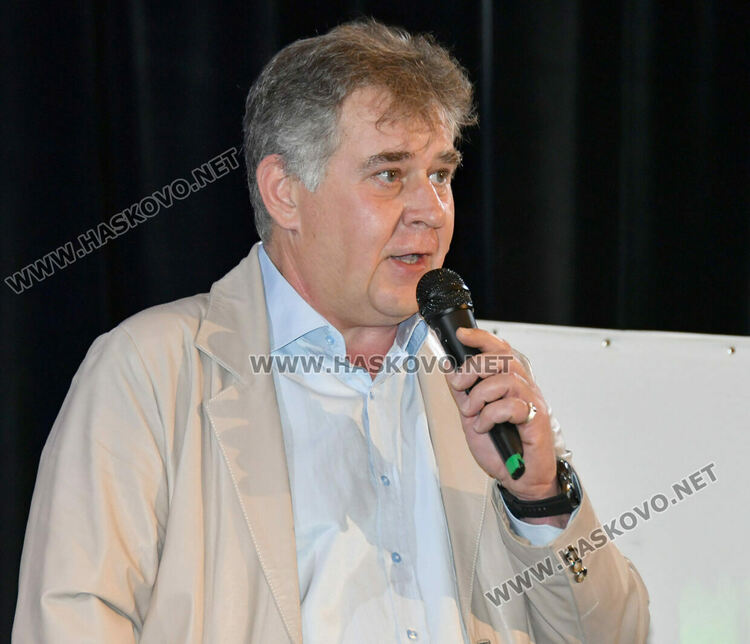 Криско и Цанов с урок по човечност и надежда пред ученици от ФСГ в Хасково