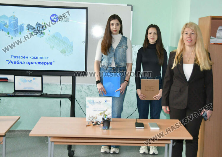 Патронен празник в ПМГ&nbsp;&ndash; Хасково: Откриха модерен STEM център и &bdquo;умно&ldquo; земеделие 