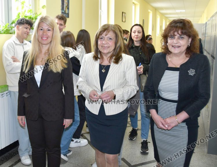 Патронен празник в ПМГ&nbsp;&ndash; Хасково: Откриха модерен STEM център и &bdquo;умно&ldquo; земеделие 