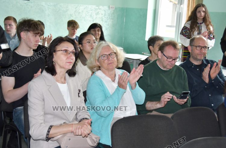 Патронен празник в ПМГ&nbsp;&ndash; Хасково: Откриха модерен STEM център и &bdquo;умно&ldquo; земеделие 