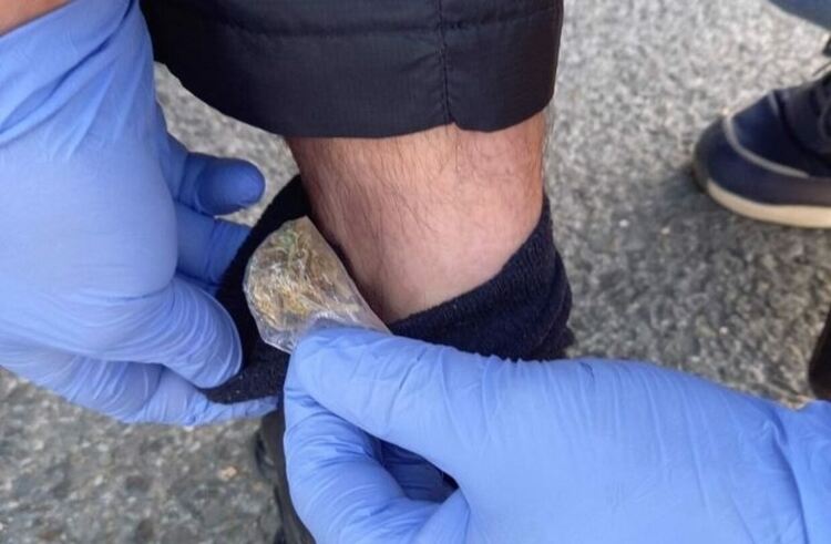 Задържаха хасковлия с дрога в чорапите