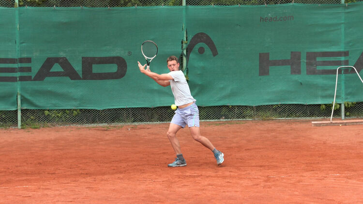 Квалификант за малко да изненада водача в схемата на тенис турнира в Хасково 