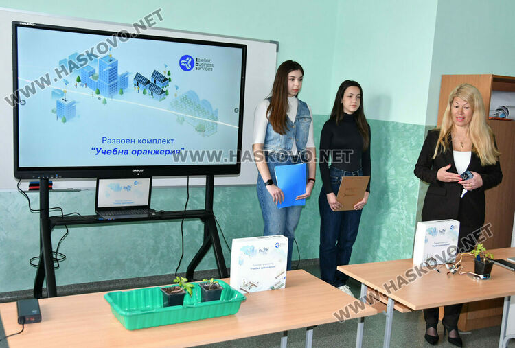 Патронен празник в ПМГ&nbsp;&ndash; Хасково: Откриха модерен STEM център и &bdquo;умно&ldquo; земеделие 