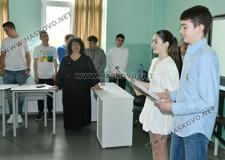 Патронен празник в ПМГ&nbsp;&ndash; Хасково: Откриха модерен STEM център и &bdquo;умно&ldquo; земеделие 