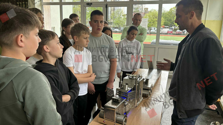 Самоук творец от Димитровград превръща метални отпадъци в изкуство и вдъхновява ученици в Деня на Земята