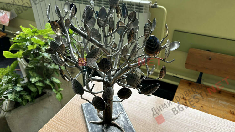 Самоук творец от Димитровград превръща метални отпадъци в изкуство и вдъхновява ученици в Деня на Земята