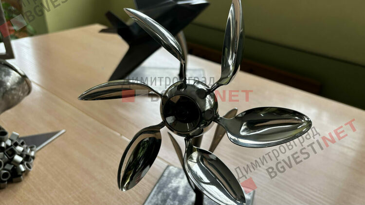 Самоук творец от Димитровград превръща метални отпадъци в изкуство и вдъхновява ученици в Деня на Земята