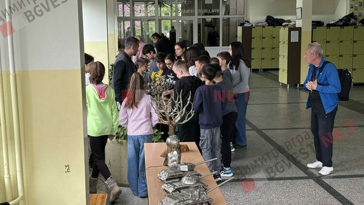 Самоук творец от Димитровград превръща метални отпадъци в изкуство и вдъхновява ученици в Деня на Земята