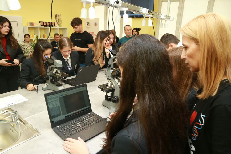 Езиковата гимназия в Хасково отваря врати от 27 до 30 април