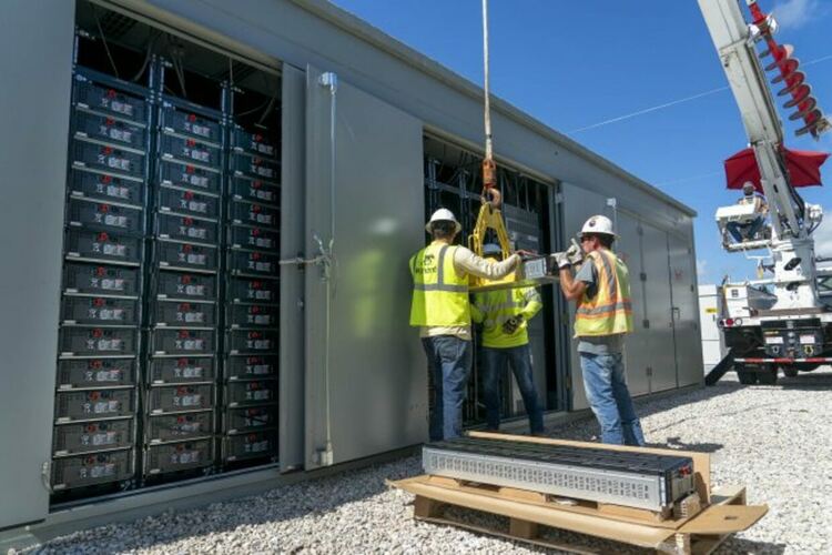 Грешките при батериите за ток: Много проекти, не където трябва, и хаотично управление