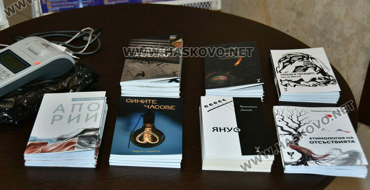 Символична щафета: Лауреатът Георги Гавраилов запали огъня на &bdquo;Южна пролет&ldquo; в Хасково