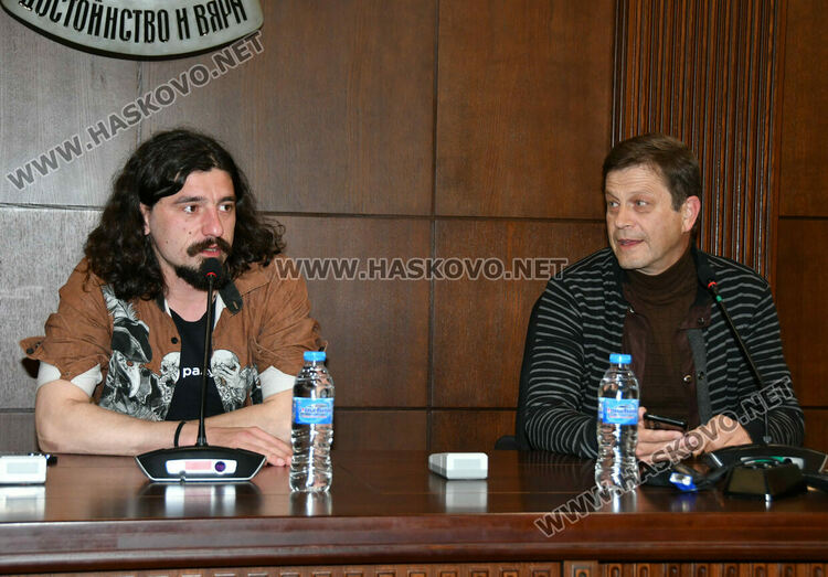 Символична щафета: Лауреатът Георги Гавраилов запали огъня на &bdquo;Южна пролет&ldquo; в Хасково