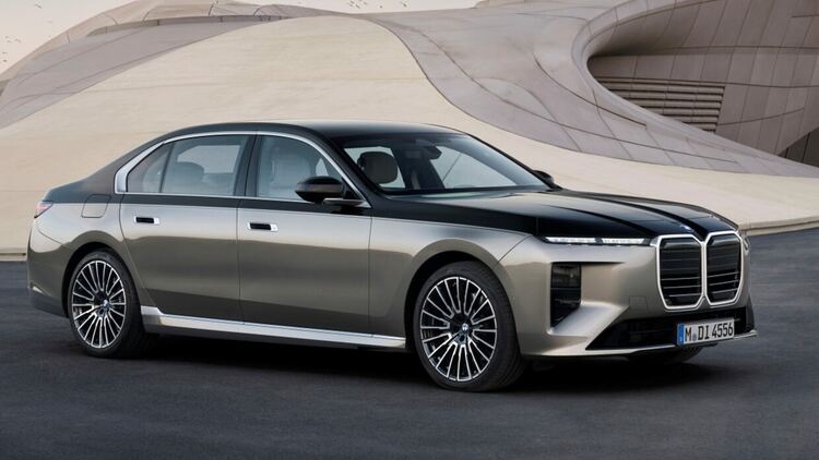 Новата BMW Серия 7 внедрява технологиите от Neue Klasse във върховия лукс