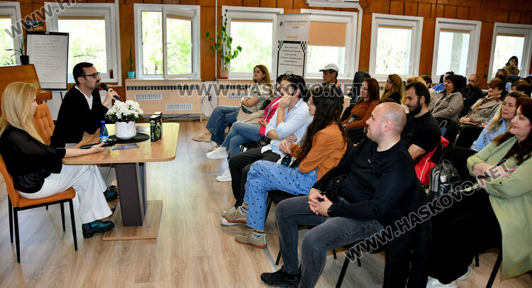  Васил Попов представи новата си книга &bdquo;Аждер&ldquo; в Хасково