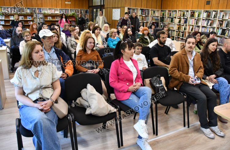  Васил Попов представи новата си книга &bdquo;Аждер&ldquo; в Хасково