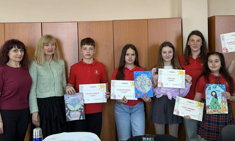 Триумф за талантливите &bdquo;славейковци&ldquo;: Четири призови места в конкурс за Деня на Земята