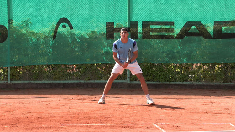 Испански финал при юношите и украинско-румънски при девойките на тенис турнира в Хасково