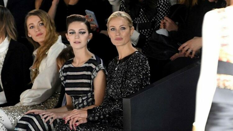 Вижте как изглежда моделът на Vogue и Sports Illustrated Каролин Мърфи на 51 г.