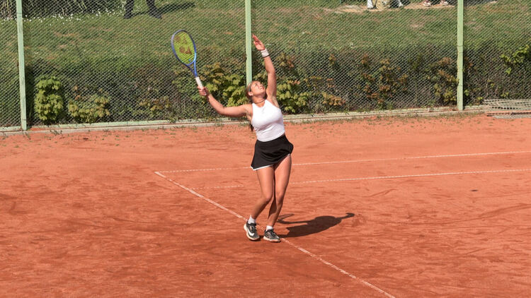 Испански финал при юношите и украинско-румънски при девойките на тенис турнира в Хасково