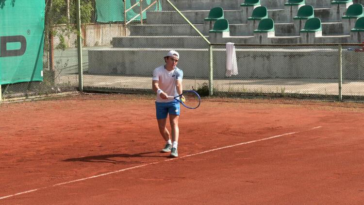 Испански финал при юношите и украинско-румънски при девойките на тенис турнира в Хасково