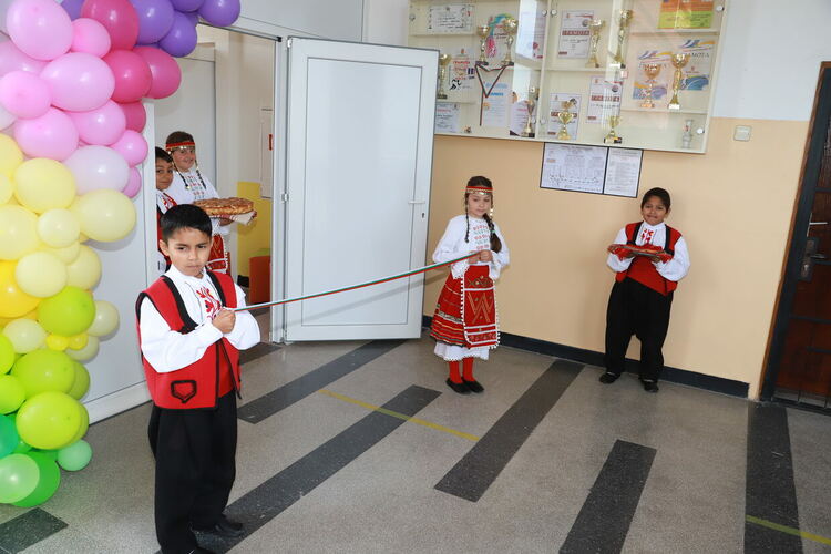 В ОУ &bdquo;Любен Каравелов&ldquo; в Узунджово откриха нов STEM център за над 250 000 лева