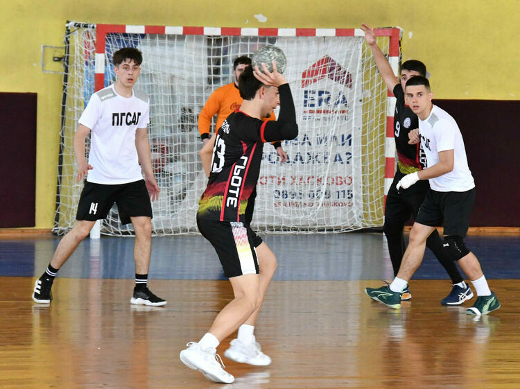 Хасково е домакин на финалите на ученическите игри по хандбал и бадминтон