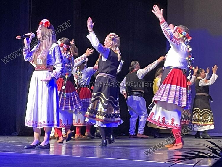 Кърджали празнува с &bdquo;Пъстро хоро&ldquo;: 15 г. съхранени традиции и международно признание