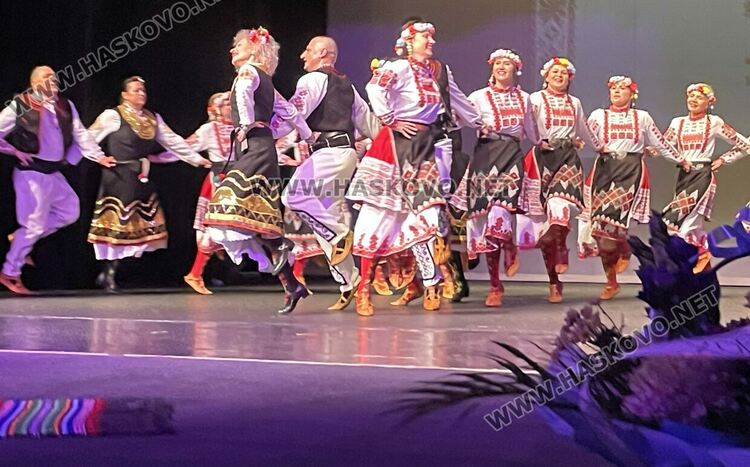 Кърджали празнува с &bdquo;Пъстро хоро&ldquo;: 15 г. съхранени традиции и международно признание